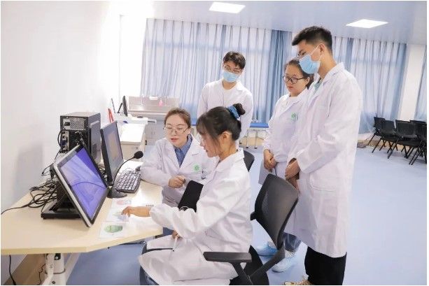 云南医药健康职业学 院2022年招生吗？