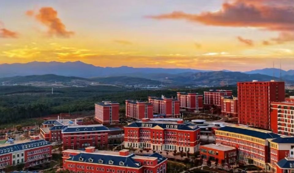 2022年云南经贸外事职业学院学校管理|管理模式|