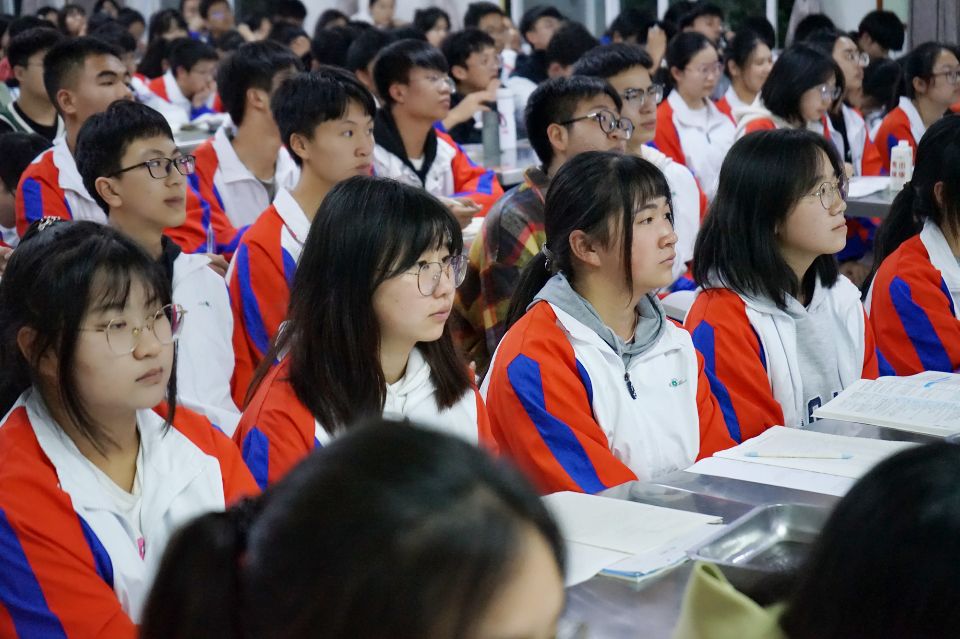 昆明市第三中学空港实验学校学校环境|住宿环境|食堂环境