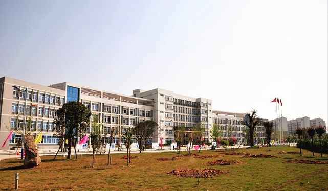 云南技师学 院占地面积|照片图片