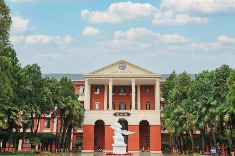 云南旅游职业学校学费贵不贵|学费多少