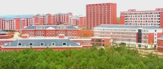 云南经贸外事职业学校学费贵不贵|学费多少