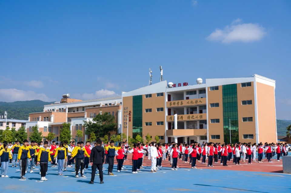 ​昆明黄冈实验学校教学质量|师资力量|高考成绩