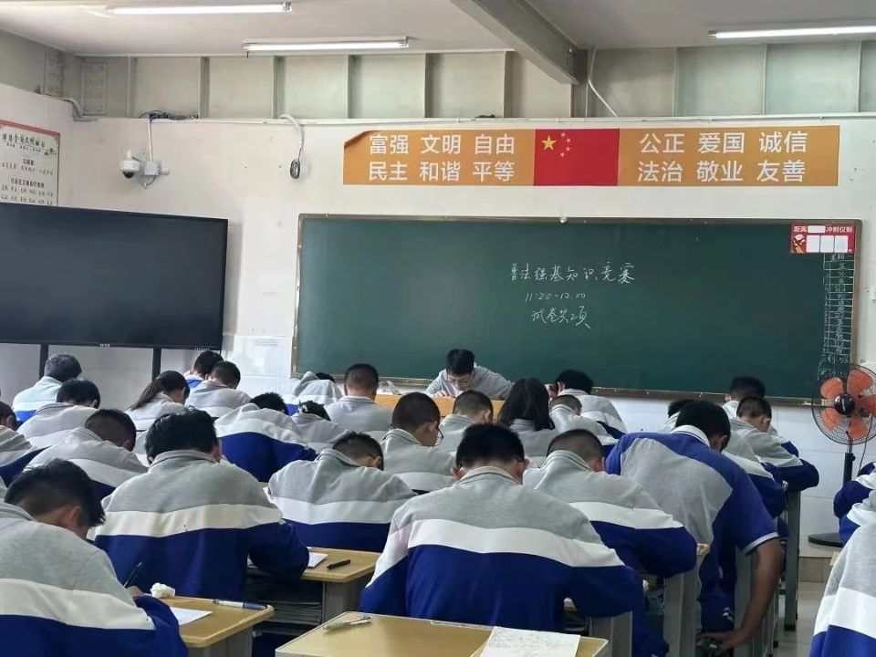 报名昆明海亦丰中学需要什么条件（2023年推荐）