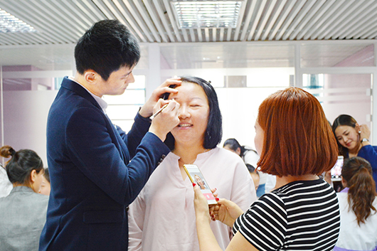 北京化妆培训一对一教学