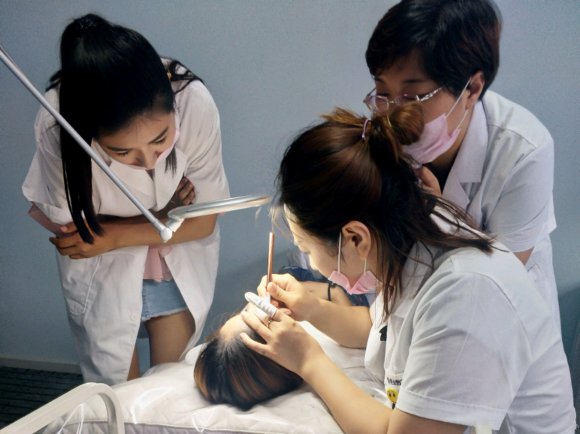 北京燕郊初级化妆培训课程