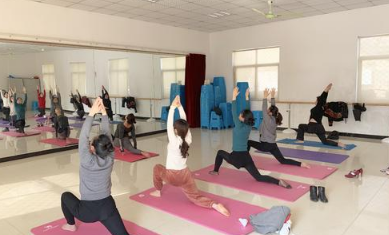 瑜伽贵州健身培训